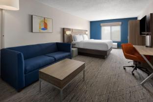holiday inn express and suites meriden by ihg