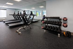 holiday inn express and suites meriden by ihg