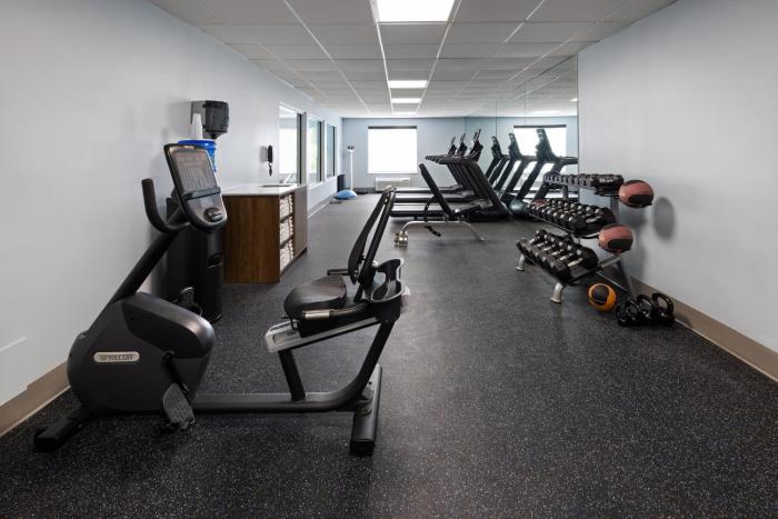 holiday inn express and suites meriden by ihg