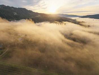 Anderson Valley Inn,,2 star