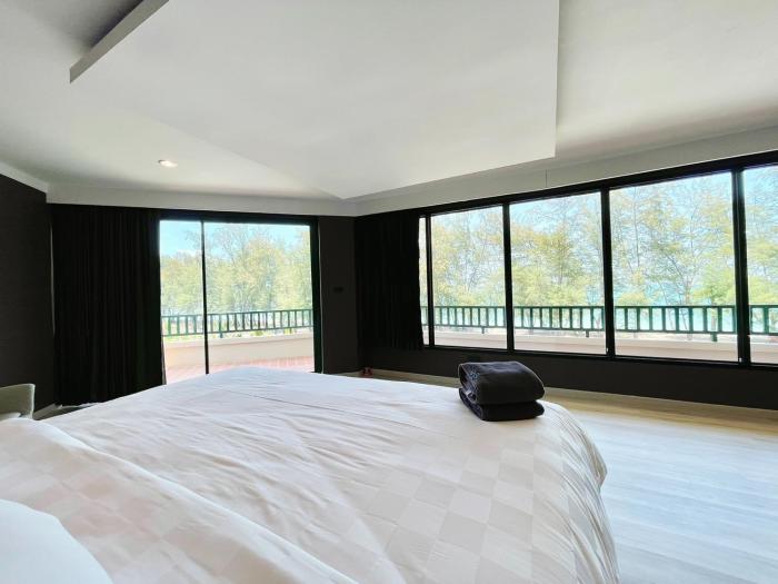 solis beach hotel rajamangala