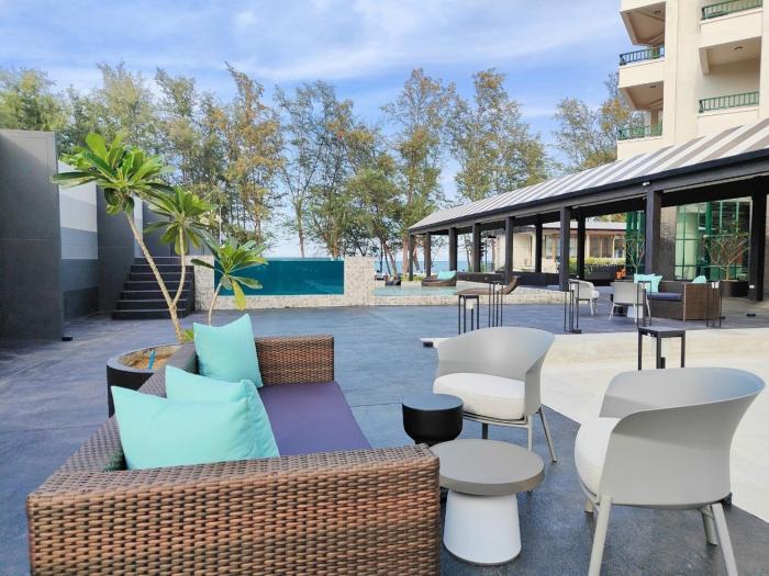 solis beach hotel rajamangala