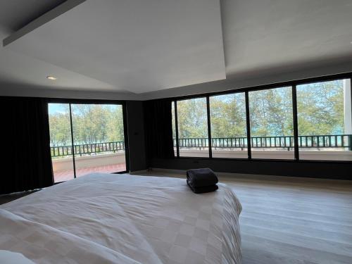 solis beach hotel rajamangala
