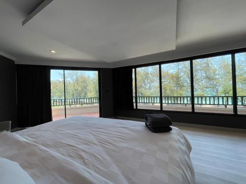 solis beach hotel rajamangala