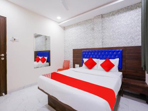 Hotel O King Residency Near Bharat Talkies,,3 star