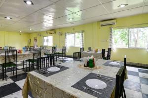 townhouse oak gorumara jungle resort