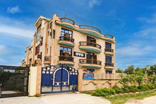 Hotel O Naveen Stay,,4 star