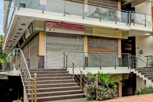 super townhouse relax suits a boutique hotel vasundhara