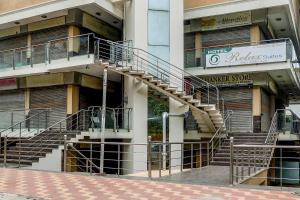 super townhouse relax suits a boutique hotel vasundhara