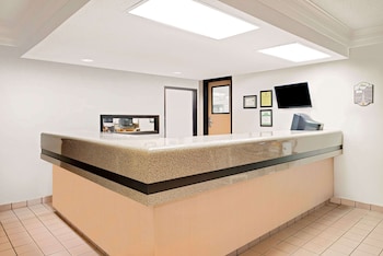 Super 8 By Wyndham Metropolis,Metropolis>>Massac,2 star