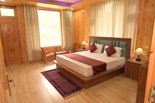 Royal Galaxy Tirthan,,3 star