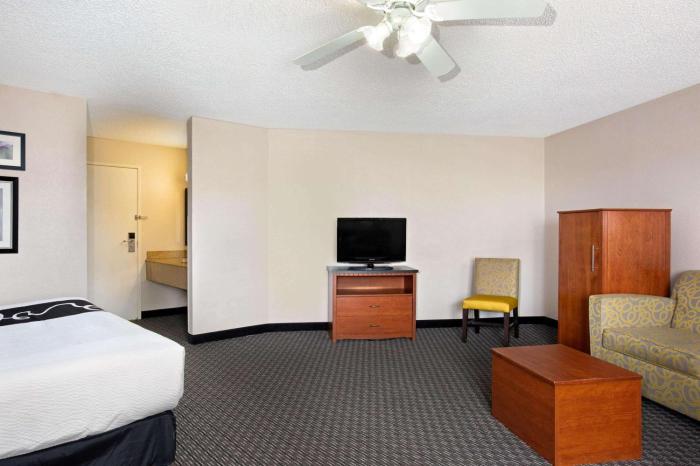 la quinta inn and suites by wyndham miami airport east