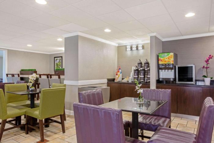 la quinta inn and suites by wyndham miami airport east
