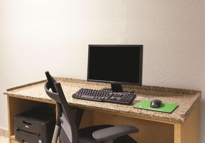 la quinta inn and suites by wyndham miami airport east