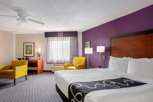 la quinta inn and suites by wyndham miami airport east