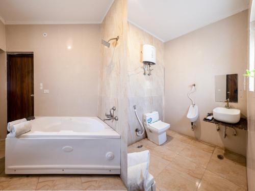 Noida Business Suites,,3 star