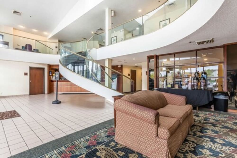 comfort inn cleveland airport