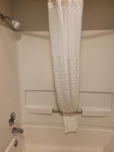 comfort inn cleveland airport