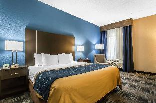 comfort inn cleveland airport