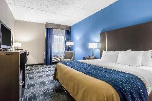 comfort inn cleveland airport