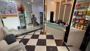 one point hotel airport kuching