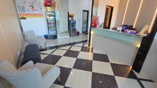 one point hotel airport kuching