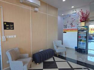 one point hotel airport kuching
