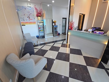 One Point Hotel Airport Kuching,,2 star