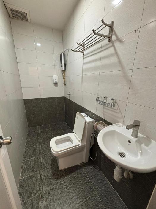 one point hotel airport kuching