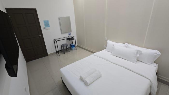 one point hotel airport kuching