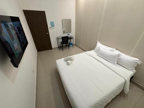 one point hotel airport kuching