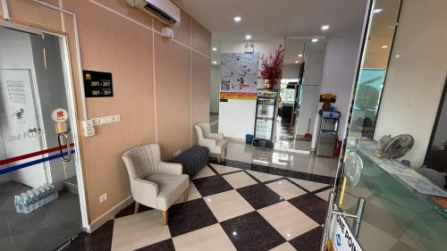 one point hotel airport kuching