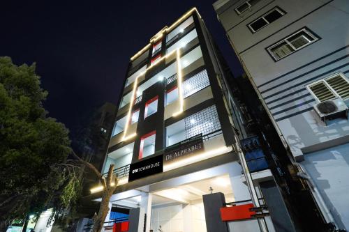 townhouse de alphabet hotel kukatpally nexus mall