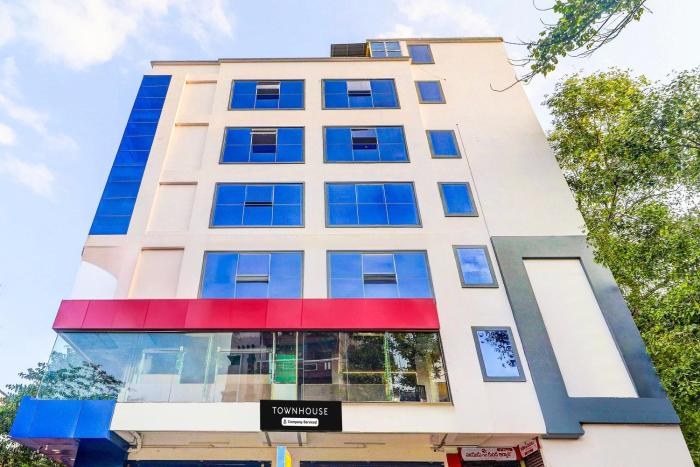 super townhouse sr nagar rcc premier