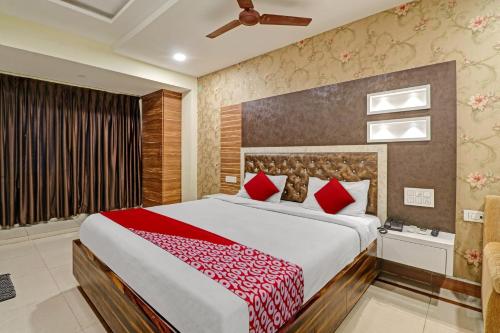 Hotel O Aditya Grand Inn,,3 star