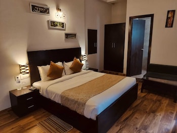 citrine suites and resorts vrindavan
