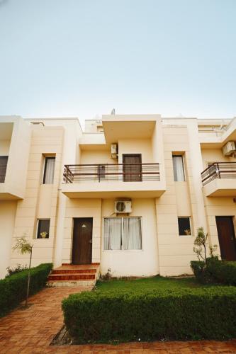 citrine suites and resorts vrindavan