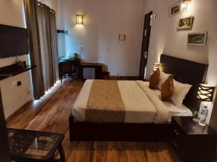 citrine suites and resorts vrindavan