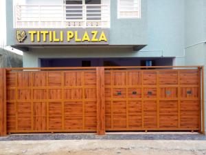 titili plaza