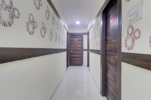 Hotel O Shazeb International,B-55/F2,  Potti Sri Ramulu Nagar , Vijaynagar Colony, Masab Tank,4 star