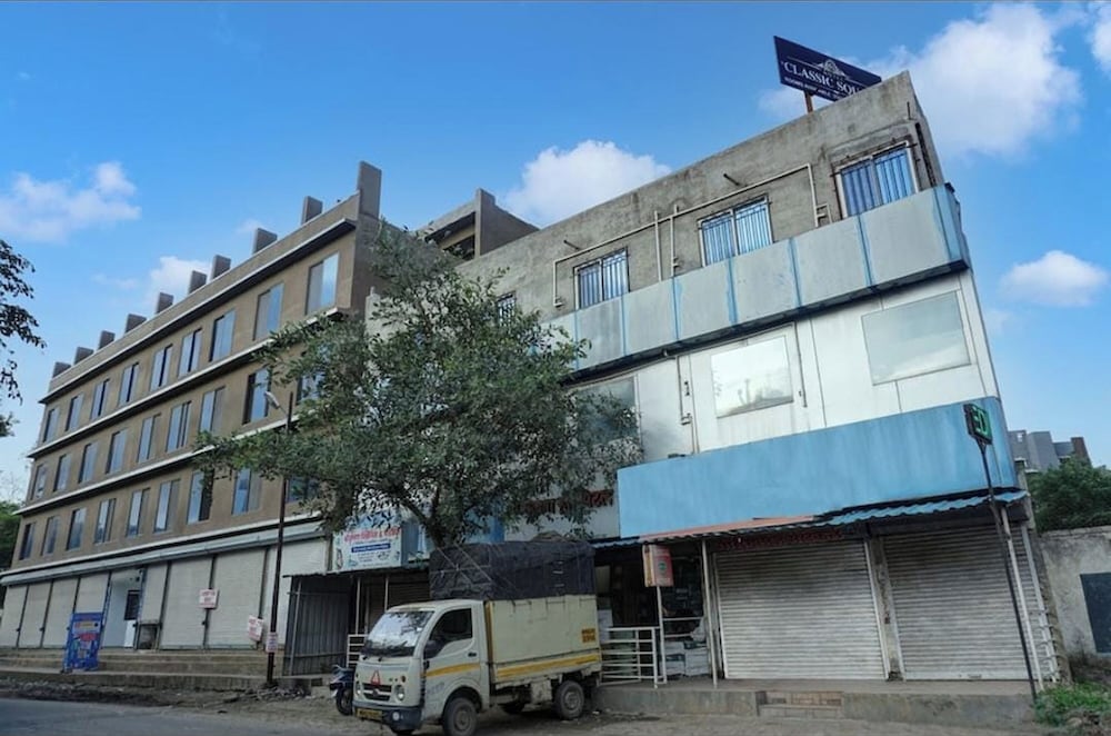 hotel classic square