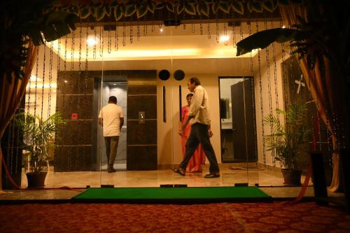 hotel tripti biswanath chariali