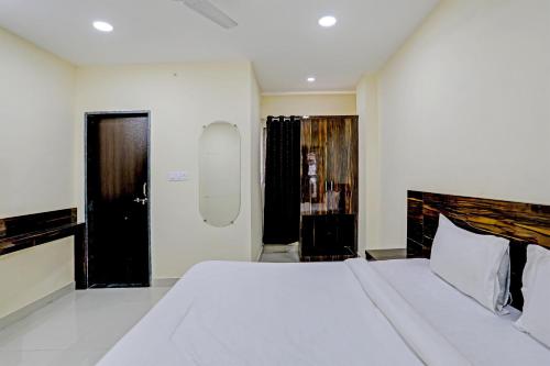 Hotel O Regal Edge,,4 star