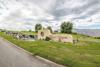 Desert Canyon Golf Resort,1030 Desert Canyon Blvd,4 star
