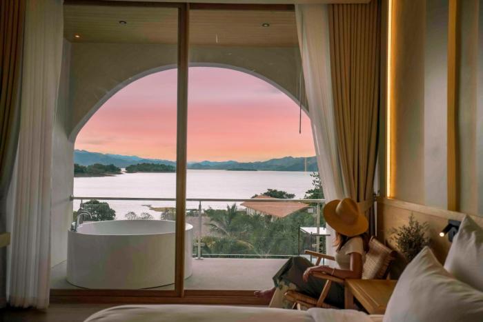le la lake resort and spa