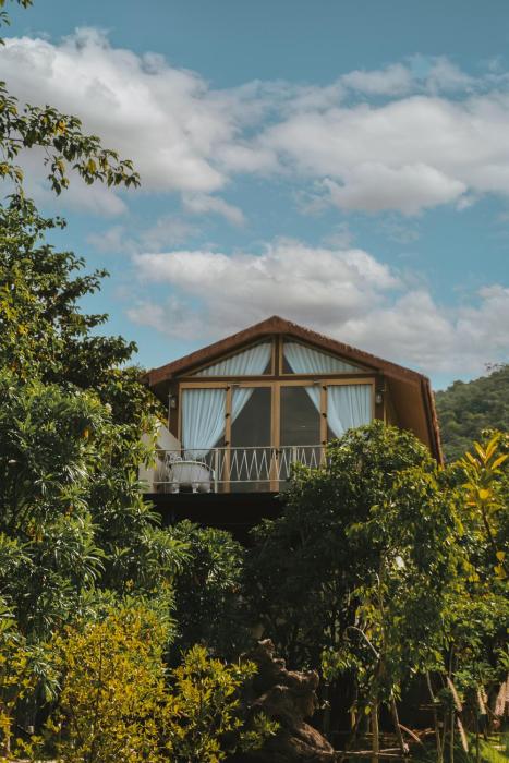 le la lake resort and spa