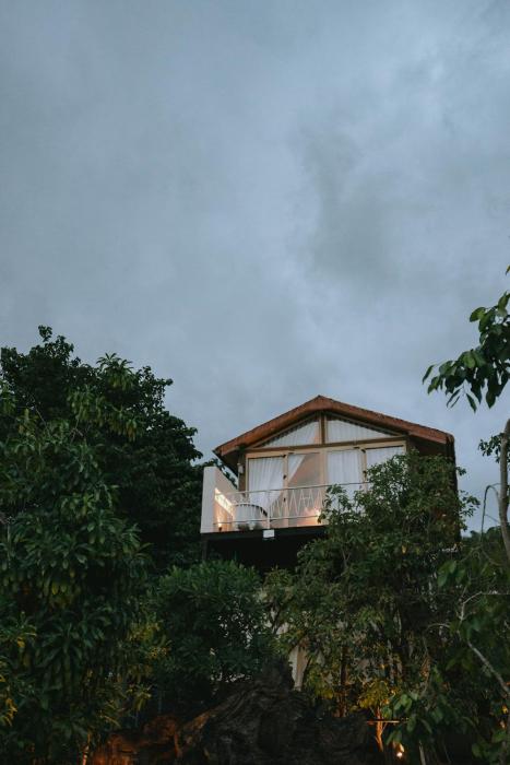 le la lake resort and spa