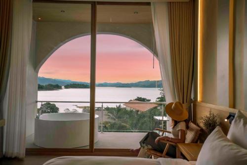 le la lake resort and spa
