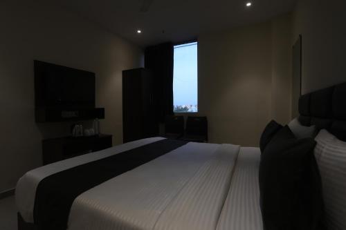 hotel sunrise cave