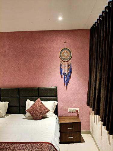 hotel sunrise cave